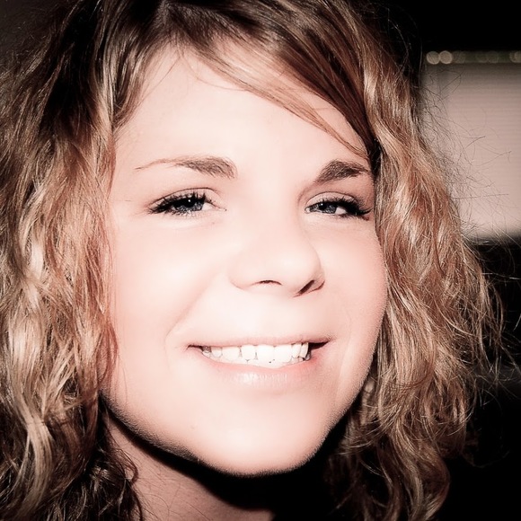 Meet your Posher, Meagan - Picture 1 of 1